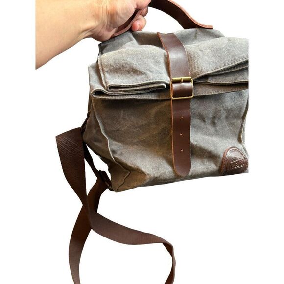 Aserro Durable Canvas & Leather Backpack With Adjustable Straps - Picture 3 of 16